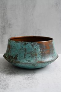 Vase à fleurs en fer de style antique pour affichage floral élégant pour les arrangements de table de mariages d'intérieurs de maison de luxe - Product Image 4