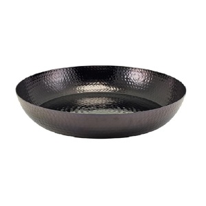 Bandeja para servir alimentos de material de aluminio de forma redonda, plato para servir de metal indio clásico de gran tamaño con acabado martillado y negro - Product Image 1