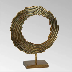 Escultura redonda de latón hecha a mano, obra decorativa moderna para el hogar y detalles de mesa de élite - Product Image 1