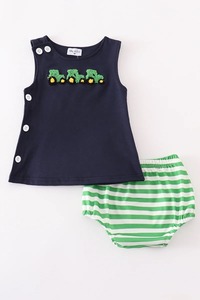 Ensemble de fleurs à nœud français pour tracteur bleu marine tenue classique pour bébé garçon avec design de tracteur cousu à la main parfait pour le style de tous les jours - Product Image 6