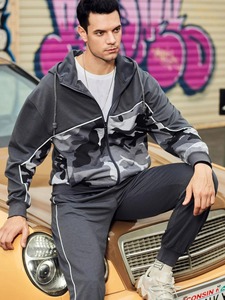 Survêtement deux pièces zippé pour homme, haute qualité, sportswear décontracté, dernier design, vente en gros disponible - Product Image 2