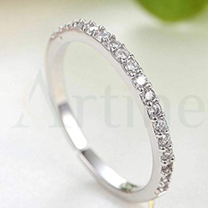 Oro Blanco De 14 Kt Diamantes De Corte Redondo Cultivados En Laboratorio De Impecable Esta Elegante Banda Es Una Elegante Elección Para Mujer - Product Image 1