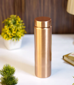 A perfect <b>blend</b> of style and health benefits Introducing our premium copper <b>bottle</b> - Product Image 5