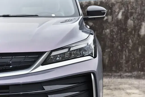 Nuevo SUV Pequeño 2025 L 1.5TD DCT Edición Starburst de Bajo Precio con Control de Crucero, Blanco, Sin Accidentes - Product Image 3