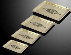 Gran bandeja de servicio de metal de estilo antiguo con diseño vintage ideal para servir a los invitados o usar un elegante centro de mesa decorativo - Product Image 1