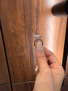 Anillo de Compromiso de Lujo con Diamante Cultivado en Laboratorio de Corte Pera de 12.00 Quilates, Oro Blanco de 18K, Halo Oculto, Certificado IGI, Regalo - Product Image 3