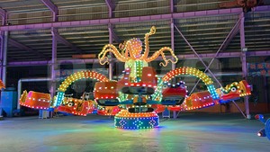 Manège Octopus robuste en acier et PRV de 5 tonnes, portée 15m, couleur personnalisée, <span class=keywords><strong>fournisseur</strong></span> d'équipements d'attractions pour parcs de loisirs - Product Image 2