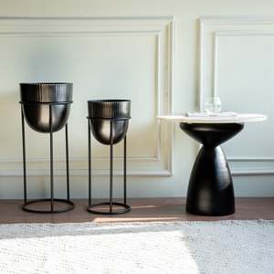 Jardinières de fleurs noires en métal de vente chaude avec support pour la décoration de la maison et du jardin d'Inde de la meilleure qualité - Product Image 3