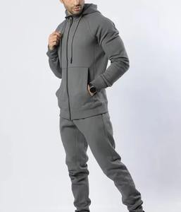 Chándal de nuevo diseño, chándal de entrenamiento personalizado para correr, chándales cómodos con cremallera, conjunto de 2 piezas, chándales para hombres a precios baratos - Product Image 1