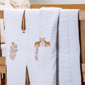 Edredón de algodón orgánico hecho a mano, suave, personalizado, estampado de hojas, máquina de la mejor calidad, edredón de bebé para uso en invierno, versátil para el hogar - Product Image 2