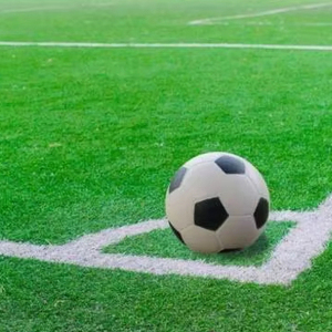 Césped Artificial Profesional para Fútbol de 40-60 mm, Densidad y Color Personalizables para Estadios y Campos de Entrenamiento, Polietileno de Alta Resistencia - Product Image 1