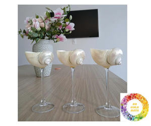Copa de vino hecha a mano con conchas marinas naturales, perfecta para decoración de mesas de boda, eventos de cócteles y exhibiciones de fiestas de lujo. - Product Image 2