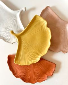 Bandeja de cerámica duradera para servir, perfecta para el entretenimiento de Diwali con dulces, aperitivos salados y comidas principales - Product Image 6