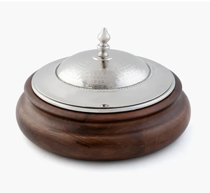 Plat dôme moderne en argent martelé avec base en bois Vaisselle de cuisine royale pour le service des aliments - Product Image 4