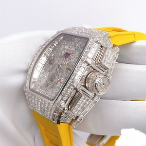 Reloj de presupuesto VVS Moissanite unisex de alta calidad, aspecto helado de moda con banda de acero inoxidable y ventana de esfera de vidrio - Product Image 2