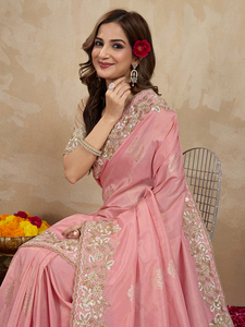 Sari de Seda Vichitra para Mujer Trendmalls, Bordado Intenso, Pieza de Blusa Sin Coser (K1063-Peach), Estilo Indio para Invierno y Verano - Product Image 4