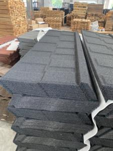 Nouvelle Arrivée Gris Bardeaux Tuiles 0.3 0.4 0.5mm Épaisseur Pierre Enduit Métal <span class=keywords><strong>Tuile</strong></span> En Aluminium Zinc Acier Feuille De <span class=keywords><strong>Toiture</strong></span> - Product Image 3