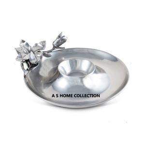 Wholesale Multiple Sizes Stainless Steel Hammered Golden Flower Salad Soup Fancy <b>Chips</b> <b>and</b> <b>Dip</b> <b>Bowl</b> - Product Image 3