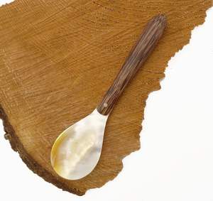 Cuillère en corne blanche polie de qualité non polie pour la maison et la cuisine de restaurant, bol de style animal artisanal de meilleure qualité en vente - Product Image 2