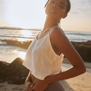 Blusa Vintage Minimalista 100% Lino con Tirantes Finos para Oficina - Ecológica, Lavable y Suministro ODM - Product Image 1