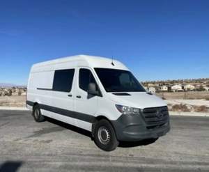 Camping-car de luxe Mercedes-Benz Sprinter 2012 d'occasion pour le camping. - Product Image 4