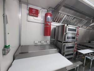 Remolque de Comida Equipado de 24 pies para Pizza y Alitas de Pollo en Venta - Product Image 5