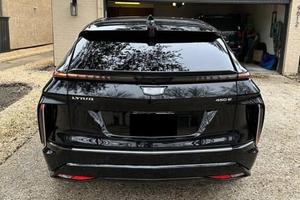 2023 LIRIQ AWD Double Lithium R18 Vagoneta de Cuero con Techo Panorámico, Portaequipajes de Aleación de Aluminio, 6 Asientos - Product Image 2