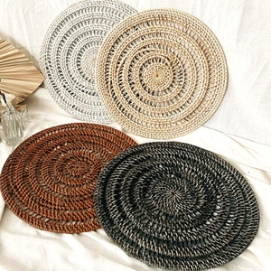 Venta al por mayor nuevos manteles individuales de mimbre y bambú posavasos hechos a mano bebidas ecológicas vajilla para la decoración de la boda - Product Image 1