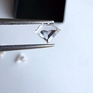 Diamants de laboratoire de forme triangulaire fantaisie, certifiés IGI, clarté VVS, pour bijoux personnalisés - Product Image 5