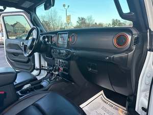 Jeep Gladiator Mojave Crew Cab 4WD USADO de 2021 - Product Image 3