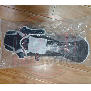 Espinilleras de Piel para Artes Marciales Mixtas (MMA), Kickboxing, Muay Thai, con Cierre de Velcro, Protección y Absorción de Impactos, Color Blanco y Negro, Nuevo - Product Image 3