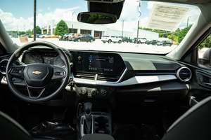 Chevrolet Trax LS FWD 2024 Usado en Buen Estado, Sin Accidentes, Conducción Izquierda/Derecha - Product Image 4