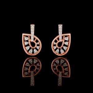 Boucle d'oreille en forme de feuille en or rose 14 carats - Product Image 1