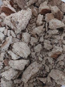 ขี้กะลามะพร้าว (ขี้กะลา) แบบก้อนสำหรับอาหารสัตว์ปศุสัตว์ ขี้กะลามะพร้าวอัดแห้งสำหรับอาหารสัตว์ - Product Image 3