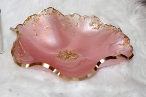 Bol en résine de luxe de qualité exportable avec fleurs encastrées de couleur or rose pour table ou étagère disponible au meilleur prix - Product Image 4
