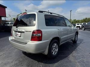 Toyota Highlander Base 2004 Usada, Color Interior Ceniza, Combustible Gasolina, Motor V6 de 3.3L, Tracción Delantera, Transmisión Automática - Product Image 2