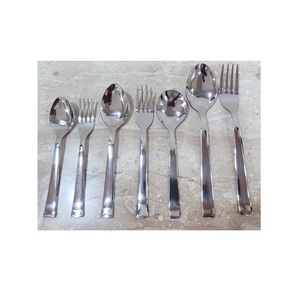 Juego de cubiertos de acero inoxidable de diseño clásico para la cena, juego de cubiertos de cocina para hotel a precio razonable, venta al por mayor - Product Image 2