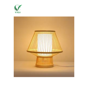 Elegante lámpara de bambú para peces: ecológica, elegante y única - Product Image 1