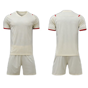 Vente en gros Vêtements de football respirants en nylon 100% Conception et taille personnalisées Uniformes vierges d'entraînement de football OEM - Product Image 1