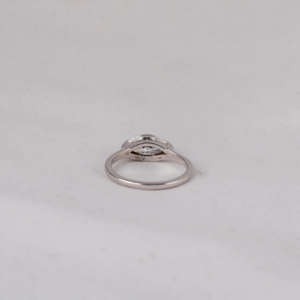 Marquise Cut Lab Grown Diamond Anillo de compromiso 18K Oro blanco sólido Retrato Solitario Anillo de diamante certificado para regalo de niña - Product Image 5