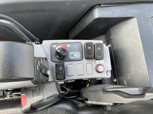 Miniexcavadora Kubota KX040-4 2021: Potencia Compacta con Rendimiento Hidráulico Avanzado - Product Image 6