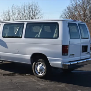 DRIVE - Véhicule d'occasion conduite à gauche |   Conduite à droite |   2013 FORD E-350 SUPER DUTY XLT 5.4 12 PASSAGERS FOURGON - Product Image 1