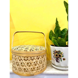 Boîte cadeau en bambou artisanale avec motifs uniques - Panier en bambou traditionnel avec poignée - Tailles personnalisables et couleurs élégantes. - Product Image 3