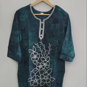 Chickenkari Kaftan Short Kurti Trendy Cómodo Poliéster/Crepé Bordado Estilo Casual para Primavera Otoño Temporadas - Product Image 1