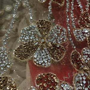 ผ้าลูกปัดโพลีเอสเตอร์100% หรูหราพร้อมเซอร์คอนแฮนด์เมดผู้จัดจำหน่ายเสื้อผ้าอินเดียทำจากผ้าทอและลายตาข่าย - Product Image 1