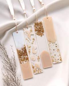 Marcapáginas Decorativos de Resina Art Deco Transparentes Únicos con Flores Secas Reales y Borlas para Mujer - Product Image 2