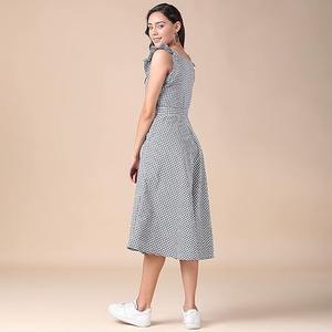 ชุดเดรสผ้าฝ้ายแบบลำลองสำหรับฤดูร้อนทำด้วยมือดีไซน์แบบถักทอพร้อมความยาวระดับเข่ายาวระดับเอวตามธรรมชาติจากอินเดีย - Product Image 2