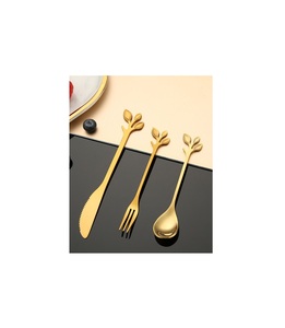 Juego de cubiertos de metal de acero inoxidable de alta calidad con revestimiento seguro para alimentos, perfecto para cenas familiares y eventos especiales - Product Image 1