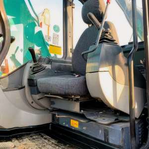 รถขุดโคเบลโก้ SK130 ขนาด 13 ตัน แบบมีข้างตัดขนาดกลาง เครื่องยนต์ฮิตาชิแท้จากญี่ปุ่น มือสอง พร้อมเครื่องจักรสำหรับรายงาน - Product Image 2