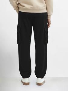 Pantalon cargo pour homme offrant un port quotidien flexible avec un design de poche pratique, idéal pour les voyages décontractés, la vie en plein air et en ville - Product Image 5